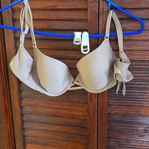 Lightly lined Victoria secret 34C bra